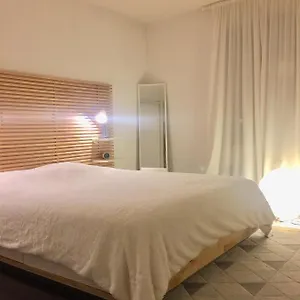 Privees Et Calmes Chez L'habitant- Sdb Commune-parking Prive Sur Demande-pour Personnes Respectueuses Et Discretes Homestay