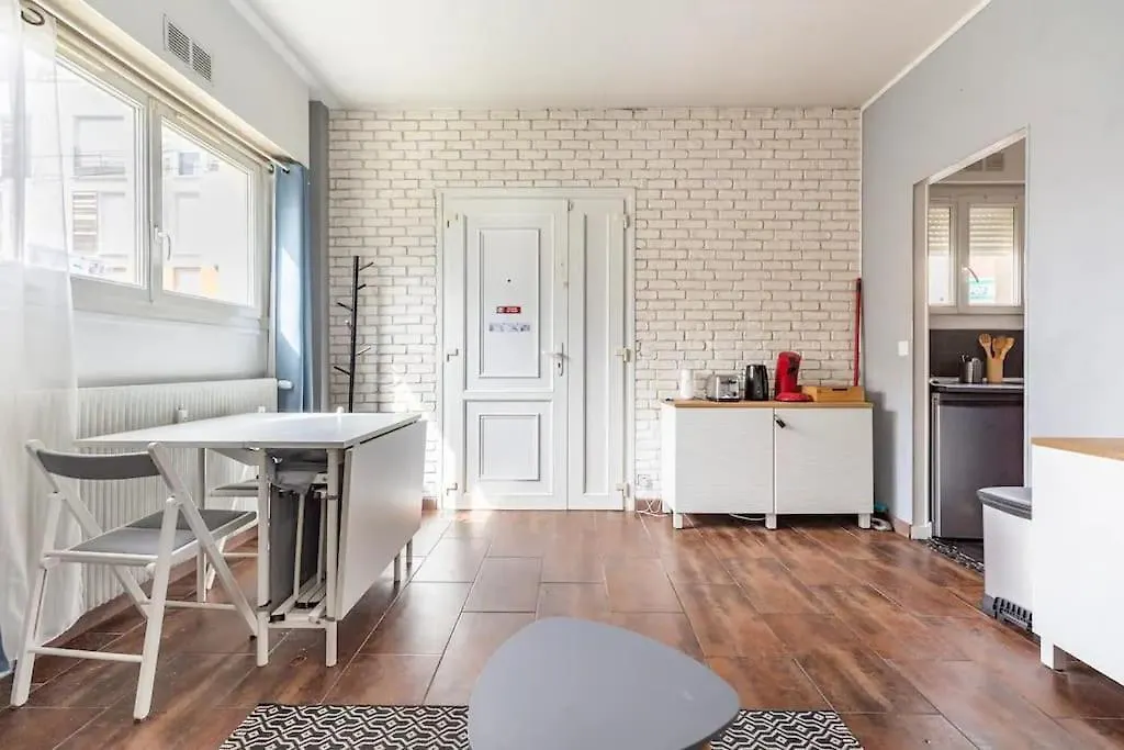 Appartement F2 Villeparisis Apartment